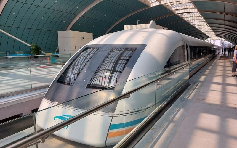 Tren maglev de Shanghái en una estación